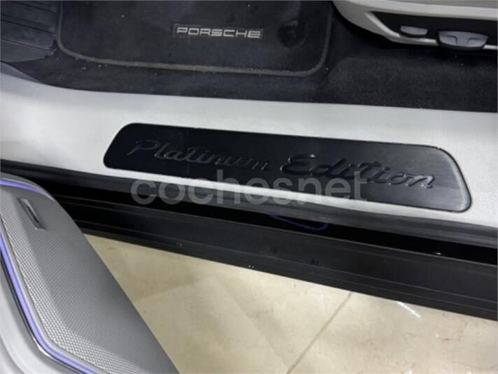 PORSCHE Panamera 4 EHybrid Platinum Edition