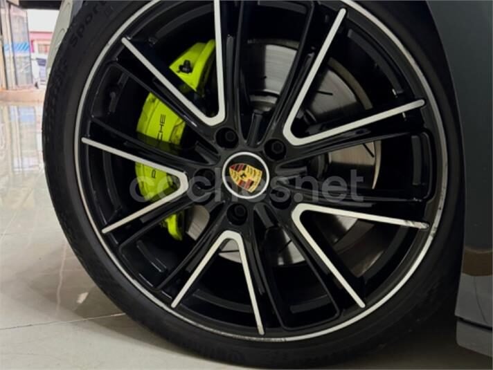 PORSCHE Panamera 4 EHybrid Platinum Edition